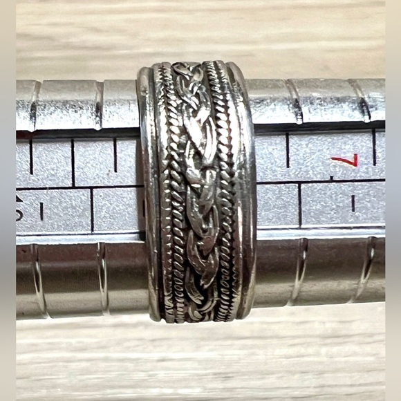 Vintage Handmade Designer Signed Textured Sterling Silver Band Ring, Size 8 - Picture 7 of 7